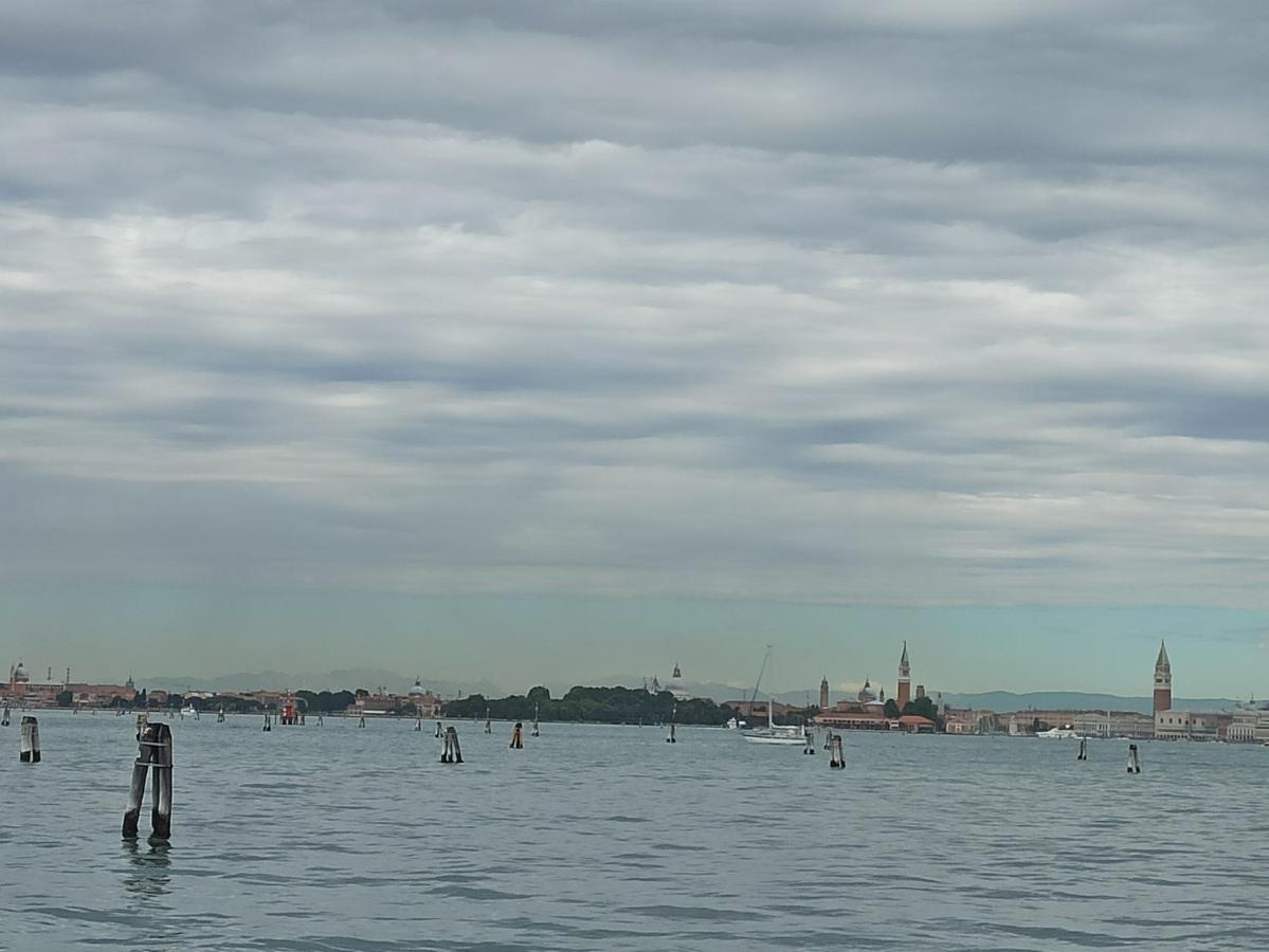 Angolo Di Pace A Pochi Passi Dal Centro E Dal Mare Lido di Venezia Luaran gambar